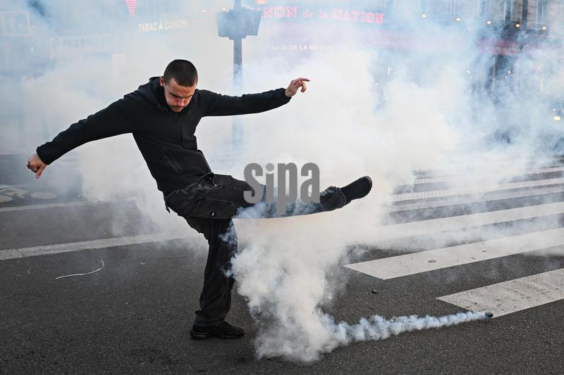 Clashes occur between French riot police and protesters during a demonstration as part of a nationwide strike in Paris on September 18, 2025. Photo by Firas Abdullah/Abaca/Sipa USA