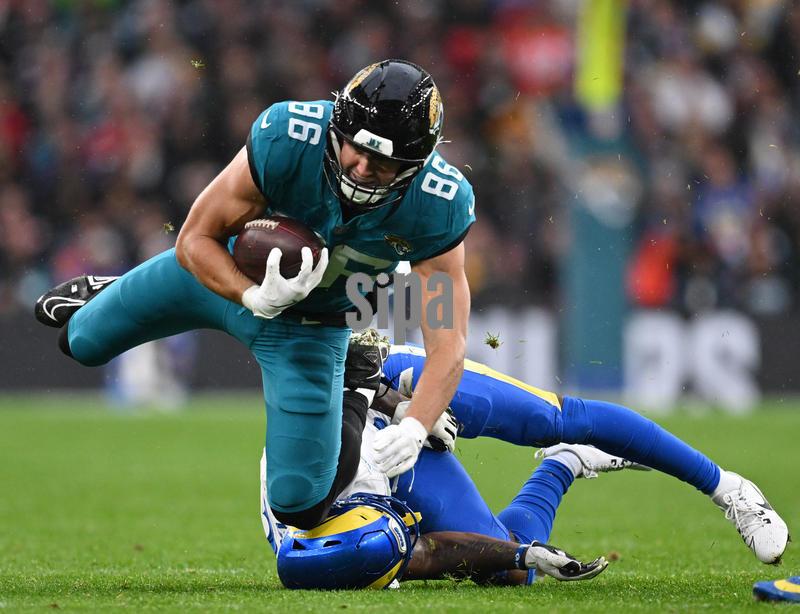 
Jaguars #86 Johnny Mundt  in action. NFL International game between the Jacksonville Jaguars v Los Angeles Rams held at Wembley stadium in London, England on October 19th, 2025. (Photo by Andy Hooper/Sipa USA)