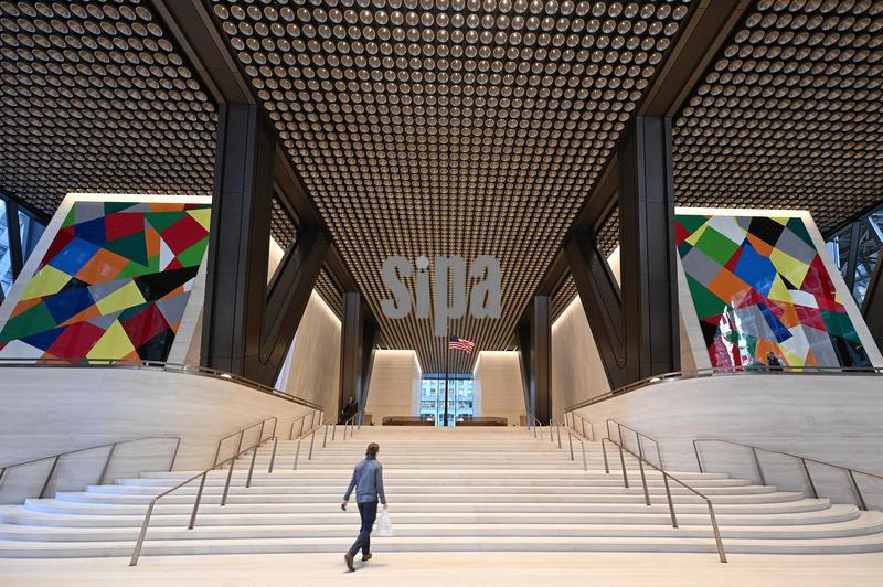 View of the new JPMorgan Chase Headquarters lobby seen from Park Ave, New York, NY, October 22, 2025. The 60-story building cost a reported $3 Billion as is expected to house 10,000 of its 24,000 New York-based employees. (Photo by Anthony Behar/Sipa USA)