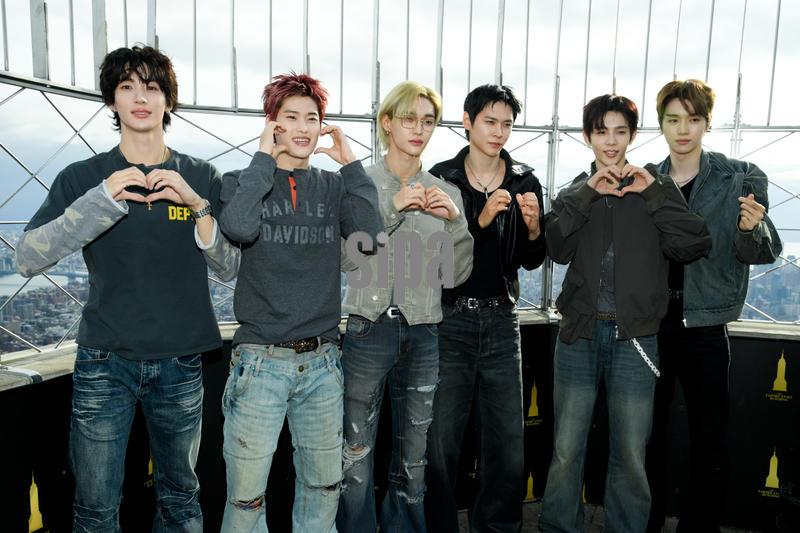 NY: Riize Visit The Empire State Building