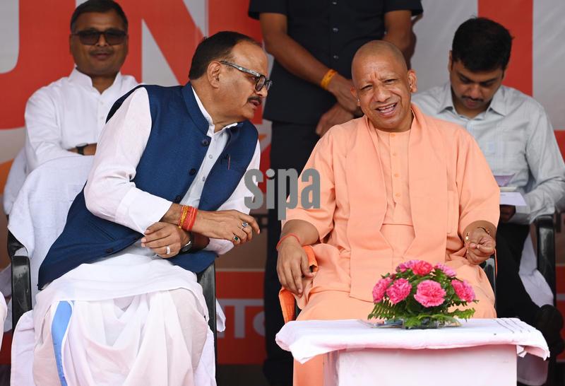 India: UP CM Yogi Adityanath Flags Off Run for Unity Campaign On National Unity Day