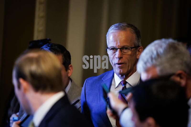 DC: Agreement to Reopen Federal Government Reached after 8 Senators Break Ranks from Democrats