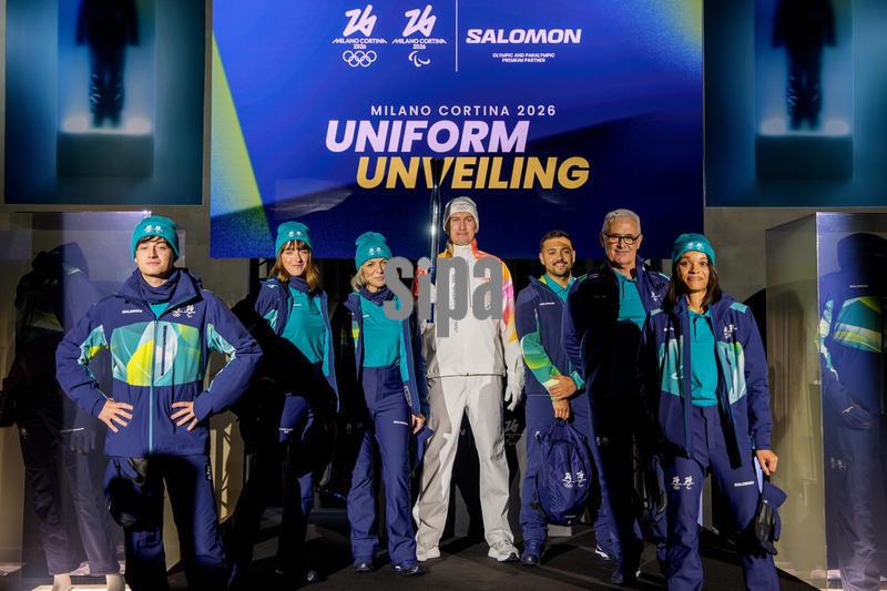 Presentazione delle uniforme ufficiali di volontari e personale dei Giochi Olimpici e Paralimpici di Milano Cortina 