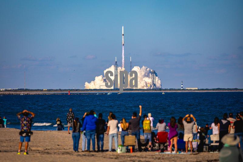 Blue Origin launches their New Glenn rocket on November 13, 2025 from SLC-36 in Cape Canaveral, FL to support the ESCAPADE mission A Blue Origin New Glenn rocket will launch a pair of identical spacecraft on NASA’s Escape and Plasma Acceleration and Dynamics Explorers (EscaPADE) mission. (Photo by Alex G Perez/AGPfoto/Sipa USA)