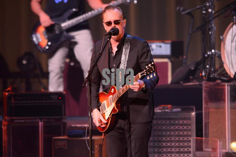 FL: Joe Bonamassa in concert