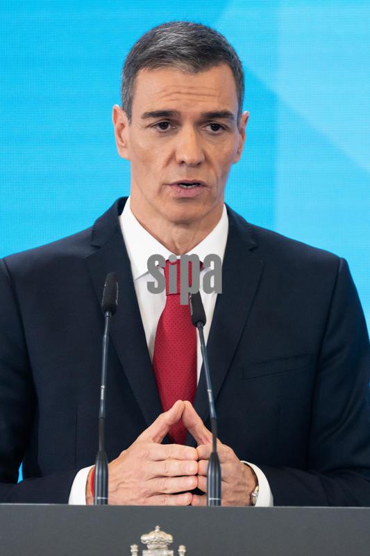 Sanchez Presents The Periodic Accountability Report 'cumpliendo'.