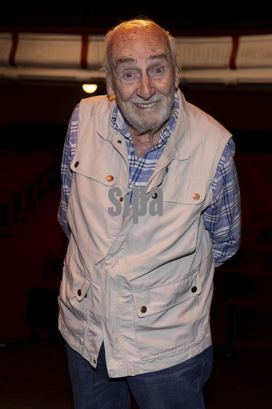 2025-12-13. 'Una PequeÃ±a Historia'.