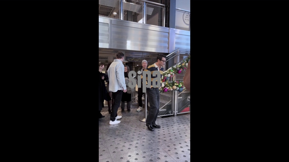 NY: 'The Copenhagen Test' Cast Visit Empire State Building