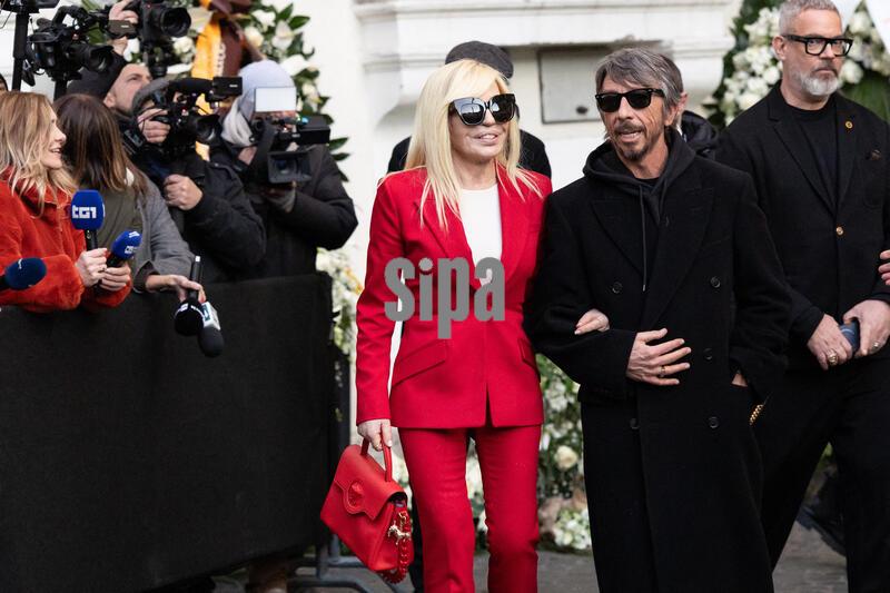 Donatella Versace and Pierpaolo Piccioli pay respect to the designer Valentino Garavani at the Valentino Giammetti Foundation headquarters in Rome, Italy on January 22, 2026. Photo by Mauro Scrobogna / LaPresse/Abaca/Sipa USA