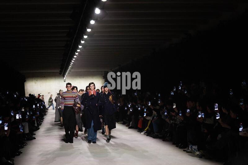 Models present creations by Dries Van Noten for the Menswear Ready-to-wear Fall-Winter 2026/2027 collection as part of the Men Paris Fashion Week in Paris on January 22, 2026. Photo by Alexis Jumeau/Abaca/Sipa USA