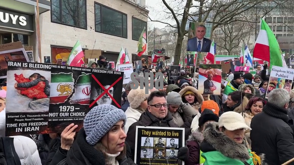 Germany: Berlin protesters rally for Iran urge US action