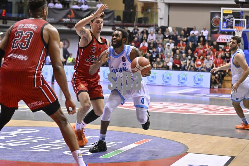 Pallacanestro Trieste vs Banco di Sardegna Dinamo Sassari - Campionato italiano Basket 2025/2026