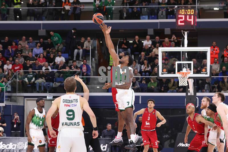 Italy: EA7 Emporio Armani Milan vs Zalgiris Kaunas