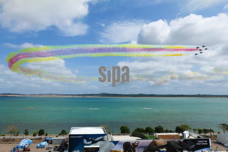 (260130) -- SINGAPORE, Jan. 30, 2026 (Xinhua) -- Aircraft of the Bayi Aerobatic Team of the Chinese People's Liberation Army (PLA) Air Force conduct training exercises for the 10th Singapore Airshow over the sea near Singapore's Changi Airport in Singapore, Jan. 30, 2026. (Photo by Zhu Jianghai/Xinhua) (Photo by Xinhua/Sipa USA)