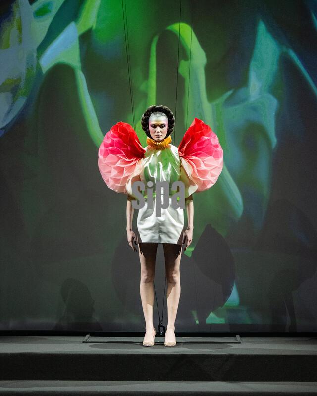 Paris Haute Couture SS 2026
Viktor & Rolf fashion show
Catwalk
Grand Palais Immersif- Paris, France