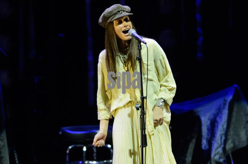 FL: Brooke Lee in concert