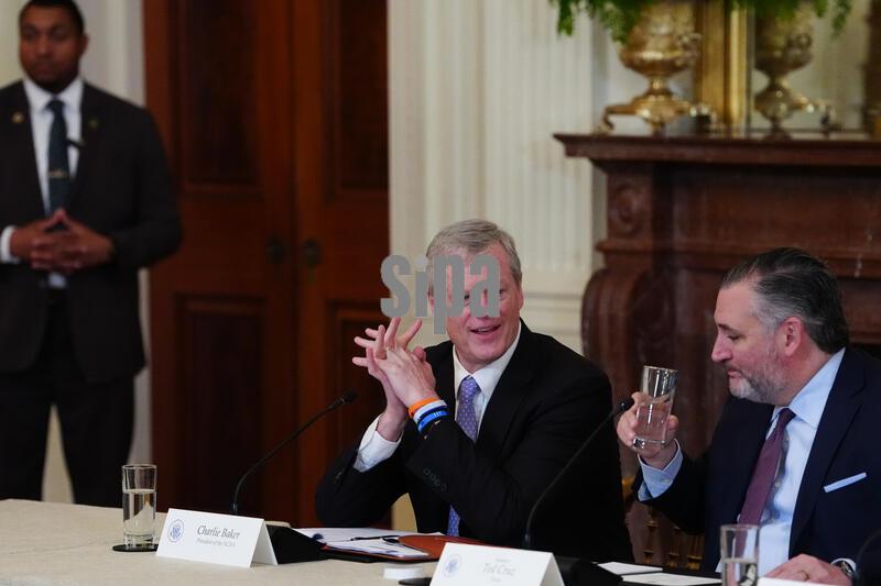 DC: President Trump holds saving college sports roundtable 