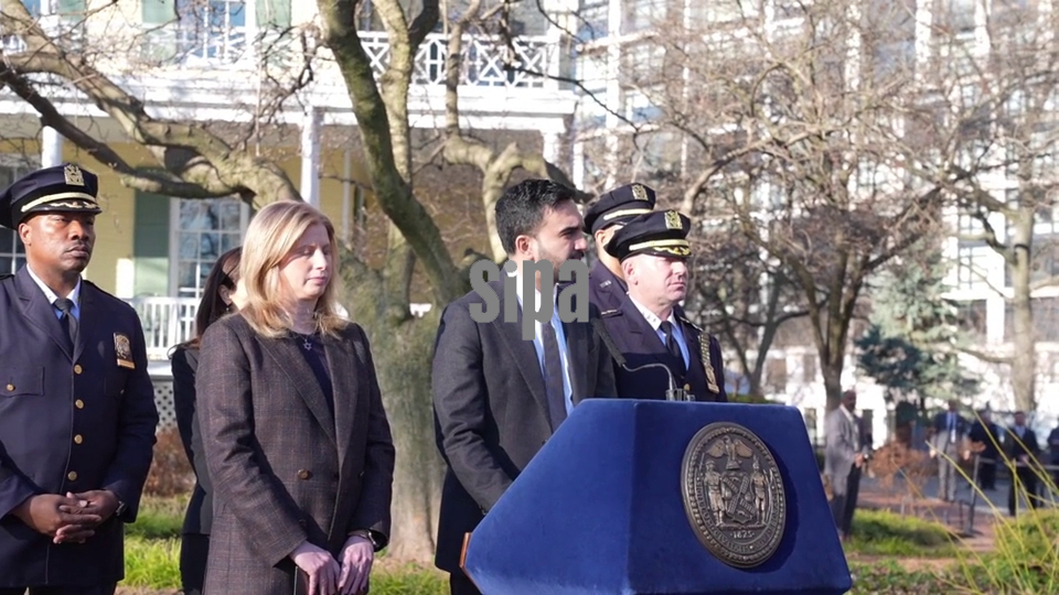 Mayor Mamdani holds press conference at Gracie Mansion with NYPD Commissioner Jessica Tisch