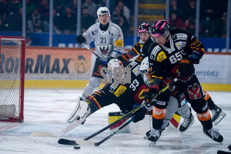 RC SC Bern v Fribourg-Gotteron - Ice Hockey National League