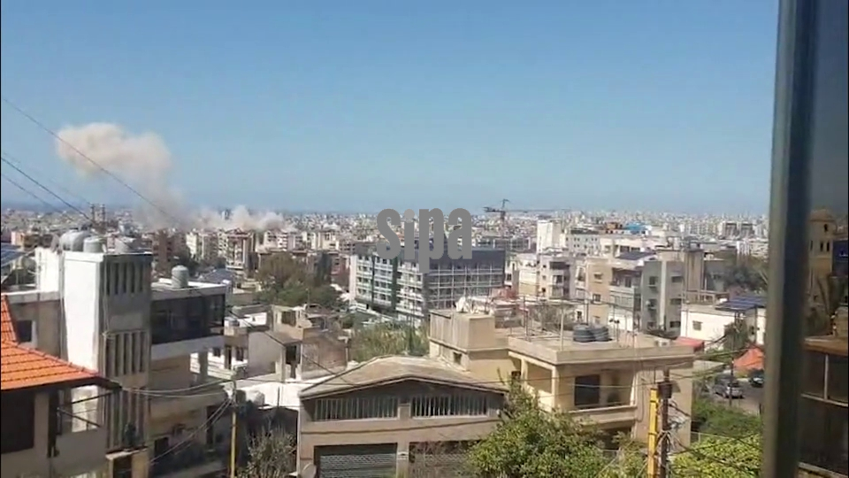 Lebanon: Israeli airstrikes hit Beirut