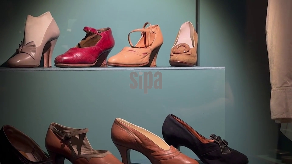 Russia: Exhibition "People Are People: They Love Money" at Moscow's State Historical Museum