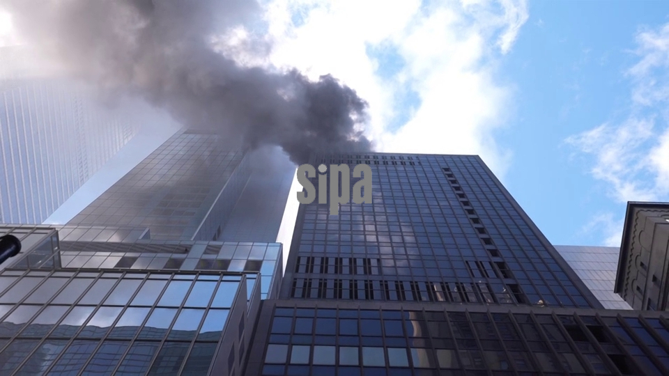 Fire on 6 East 43rd Street highrise