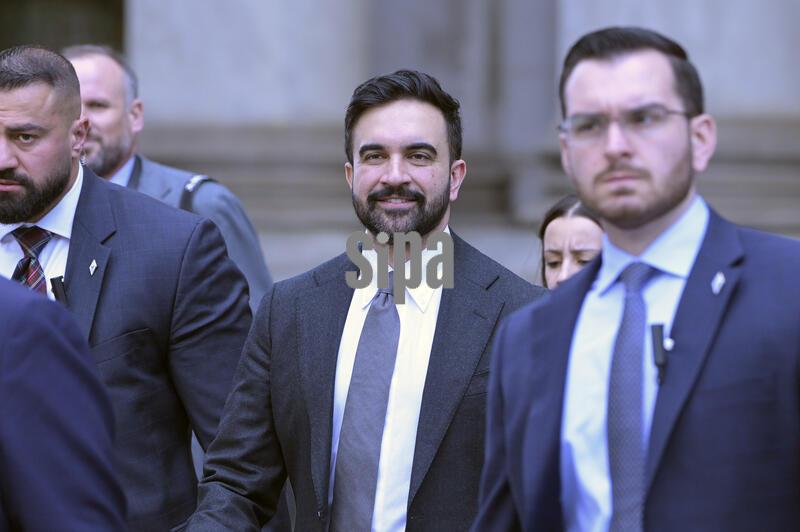 NY: NYC Mayor Seen Walking To City Hall