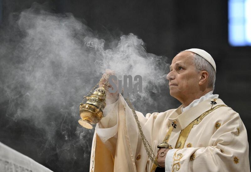 Pope Leo XIV presided at the Chrism Mass on Easter Holy Thursday in St. Peter’s Basilica, Vatican Vatican on April 2, 2026 joined by hundreds of bishops and priests who renewed the promises they made at their ordination. Photo by (EV) Simone Risoluti/Vatican media/Abaca/Sipa USA