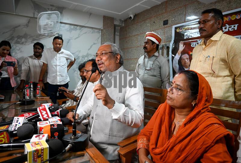 India: Nishad Party Chief Sanjay Nishad Addresses Press Conference Regarding Rally At Noida