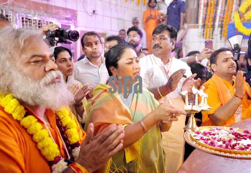 India: Delhi CM Rekha Gupta Visits Sankat Mochan Hanuman Mandir In Karol Bagh Occasion Of Hanuman Jayanti