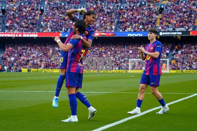 ESP: FC Barcelona - RCD Espanyol. La Liga EA Sports. Date 31