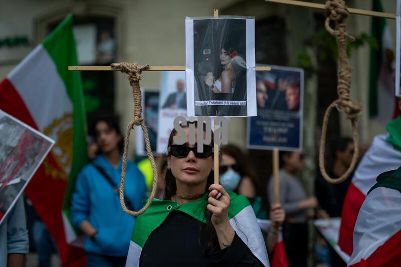 Iranian protest outside the U.S. Embassy in Madrid, Spain - 11 Apr 2026
