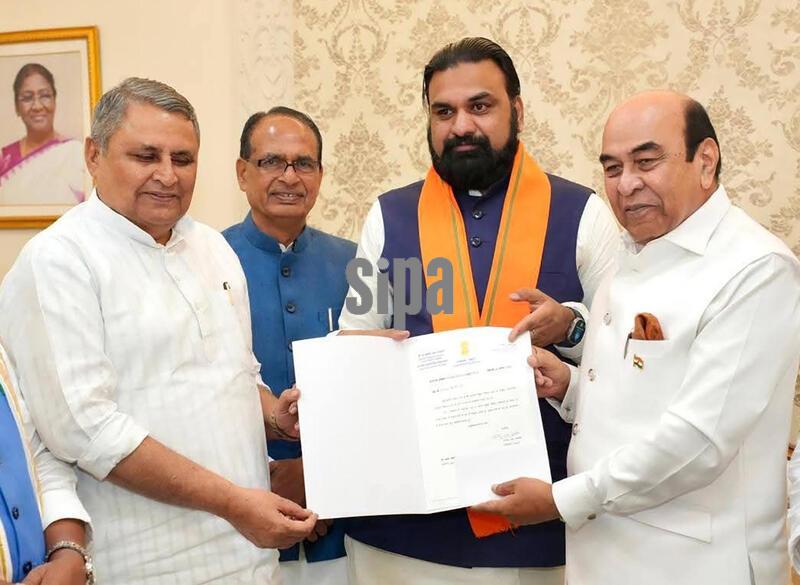 India: Bihar Deputy CM Calls On Governor Syed Ata Hasnain To Stake To Form The New Government