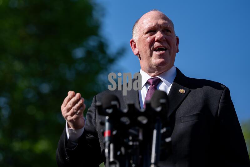 White House Border Czar, Tom Homan, speaks to the media outside the White House 
