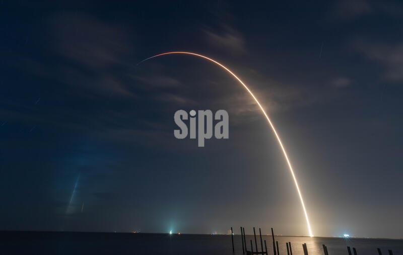 SpaceX 45th mission year to date with liftoff April 14th 2026 at 5:33 AM SpaceX Starlink 10-24 SLC-40 Cape Canaveral  Brevard County Florida USA with a weak jellyfish at end of the streak shot. (Photo by Scott Schilke/SipaUSA)