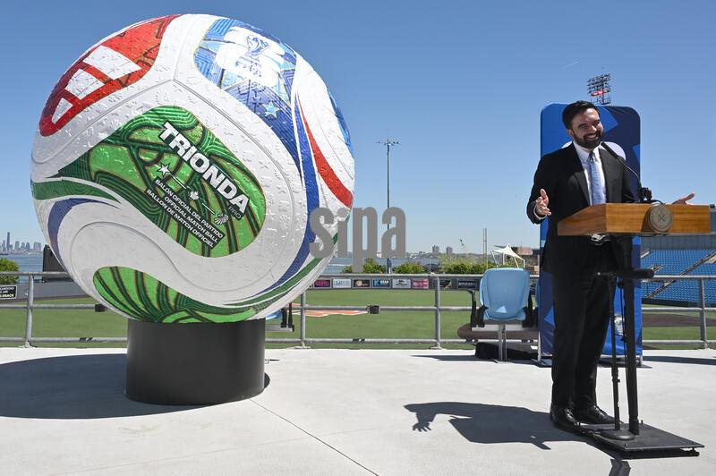 Mayor Zohran Mamdani and Gov. Kathy Hochul speaks to the press aftering announcing with Gov. Kathy Hochul (not pictured) that NYC will be hosting five free FIFA World Cup Fan Zone viewing parties one in each of the five New York City boroughs, Staten Island, NY, April 27, 2026. (Photo by Isaac Sasha/SipaUSA) 