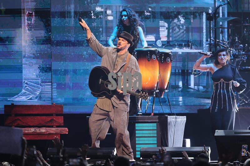 Argentina: Ricardo Arjona began his historic run of 14 consecutive concerts at the Movistar Arena