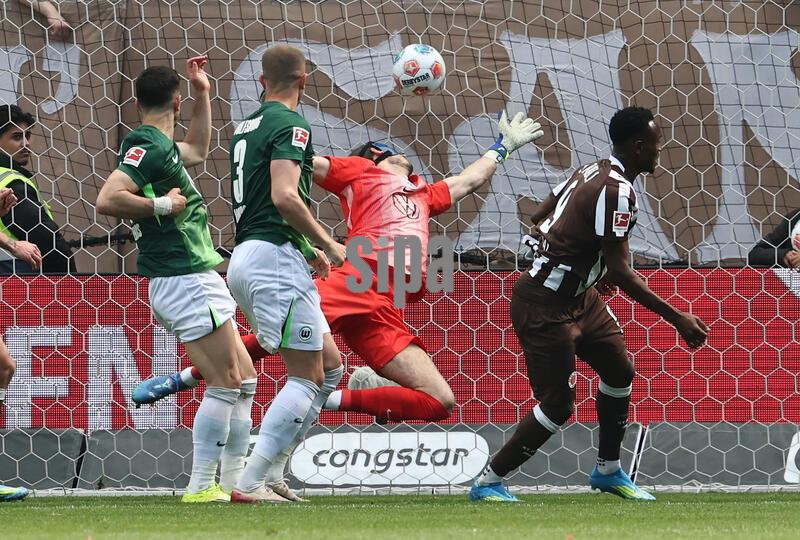Germany: Bundesliga: FC Sankt Pauli vs VfL Wolfsburg