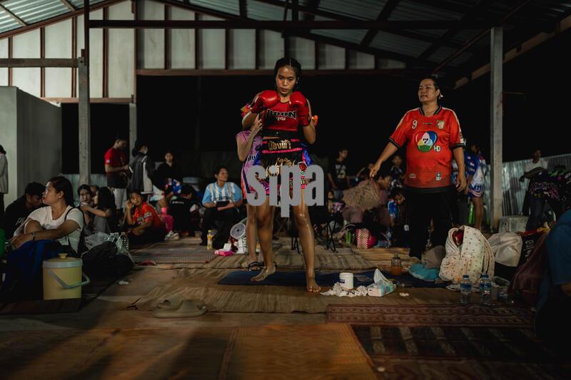 THAILAND-GIRLS-CHILD-BOXING-MUAY-THAI-ISAN