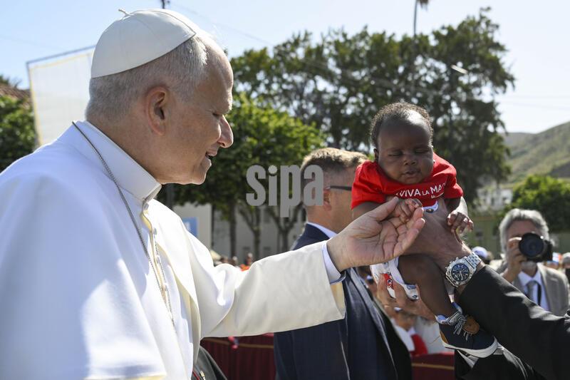 IPA85606868 - ITALY REL - June 12, 2026  Apostolic Journey to Spain - Pope Leo XIV - Meeting with organizations working on migrant integration
 Photograph by VATICAN MEDIA/ Catholic Press Photo RESTRICTED TO EDITORIAL USE - NO MARKETING - NO ADVERTISING CAMPAIGNS. (Photo by VATICAN MEDIA / Catholic Press Photo/IPA/Sipa USA)