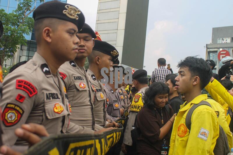 Students and Civil Society Groups Hold Demonstration in Jakarta