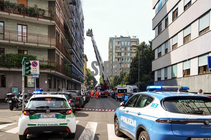 Incendio in appartamento in via Bronzino a Milano
