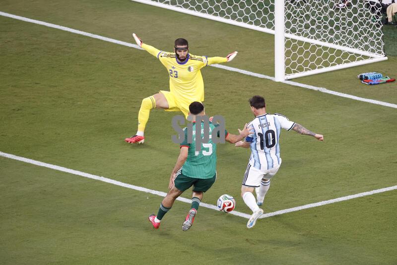 MO:  FIFA World Cup Match - Argentina vs Algeria