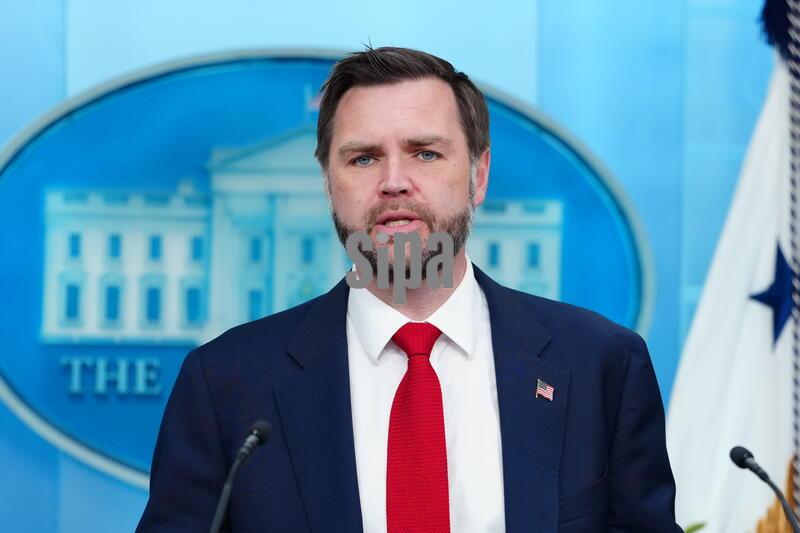 JD Vance Briefs the Media