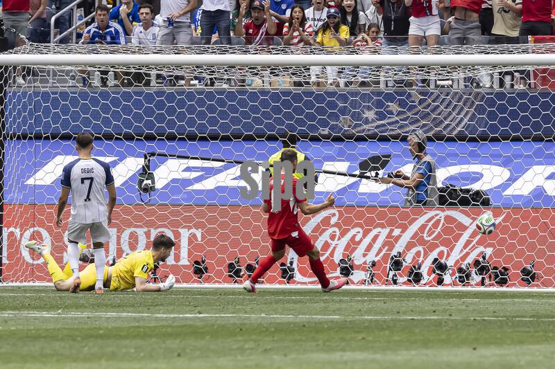 Switzerland Midfielder Remo Freuler (8) celebrates a goal during the Switzerland vs. Bosnia and Herzegovina First Stage - Group B match of the 2026 FIFA World Cup at SoFi Stadium in Inglewood, CA on June 18, 2026. (Photo by Corine Solberg/Sipa USA)