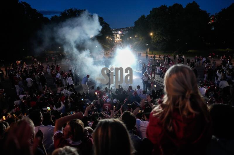 Oslo 20260706. 
Norwegian supporters celebrate at Slottsplånse and Karl Johans gate after victory in the round of 16 between Brazil and Norway during the 2026 World Cup.
Photo: Javad Parsa / NTB/Sipa USA