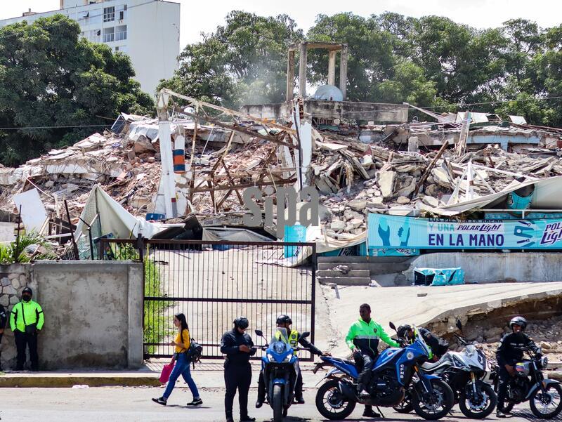 Recovery operations continue 16 days after earthquake in La Guaira