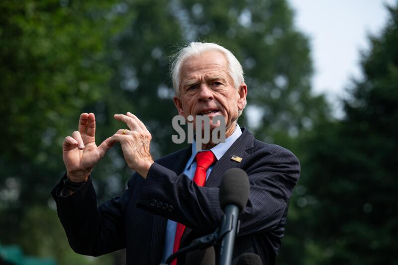 Peter Nevarro Speaks to Press Outside the White House 