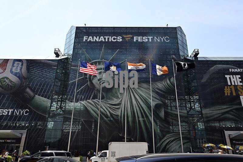 NY: Fanatics Fest 2026 NYC - Day 2