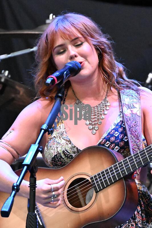 Cassidy Daniels concert at iTHINK Financial Amphitheatre 